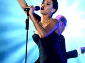 Rihanna Performs Medley Hits Diamond Ball with Full Orchestra