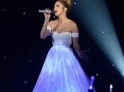 Jennifer Lopez Performs Feel Light Idol