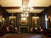 Vintners' Hall: Swans, Schoolboys Coade Stone