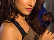 Shraddha Kapoor's ABCD2 Makeup Looks with Help Lakme