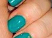 Easy Teal Gold Manicure That Snap