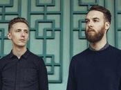 Improve Your Travels with HONNE’s Playlist Looking Airplane Windows