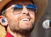 Bush Party: Dean Brody Boots Hearts 2016!