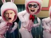 Video: Alexander Skarsgard Does