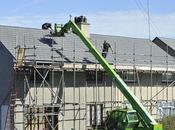 Roofers with Latest Equipment