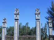 DAILY PHOTO: Tall Gates Near