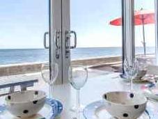 Romantic Cottages That Will Make Feel Special