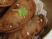 Spinach Paneer Gujiya/Sprouted Sathumaavu Gujiya