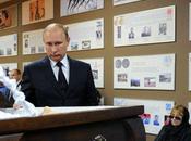 Putin Skirts Security Detail Saint Petersburg