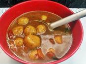 Parupuu Urundai Kuzhambu (Without Onion) (Steamed Lentil Balls Tamrind Stew)