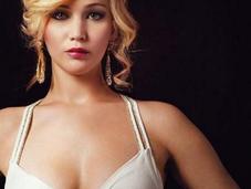 Jennifer Lawrence's Stunning Look 'American Hustle' Character Posters