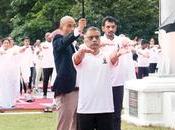 Braving Rain Love Yoga…