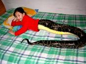 Must Visit Thailand: Snakegirl Attracts Tourist