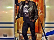 Peep Style: Kevin Hart Sports ($442) Givenchy ‘Jaws America’ Print T-Shirt.