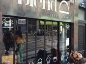 Blend: Gourmet Burgers Street Style Ambiance