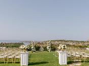 Beautiful Decorative Ideas with White Florals Outdoor Wedding