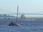 Claude Sonnet Describes Photo Boats Ships Hudson River